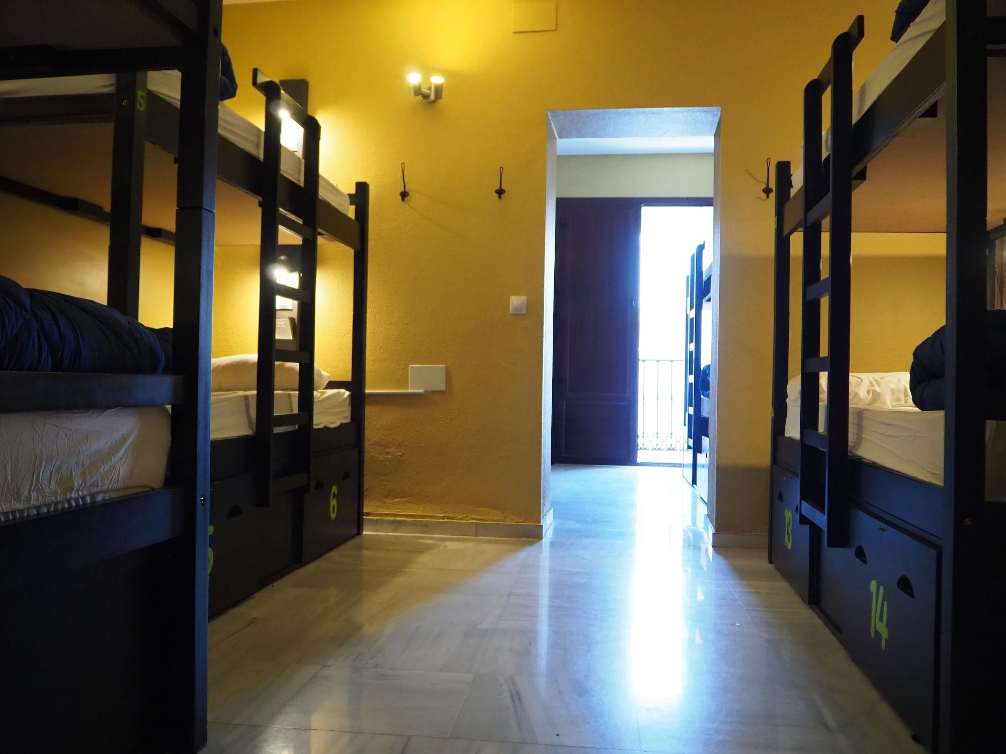 Joy Plaza De Armas Hostel Seville Ngoại thất bức ảnh