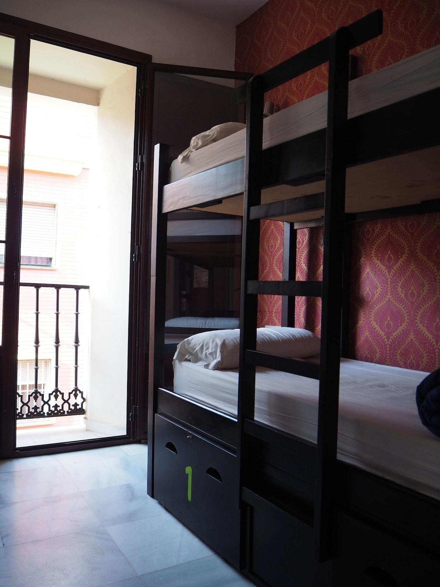 Joy Plaza De Armas Hostel Seville Ngoại thất bức ảnh