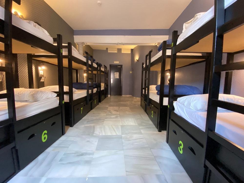 Joy Plaza De Armas Hostel Seville Ngoại thất bức ảnh