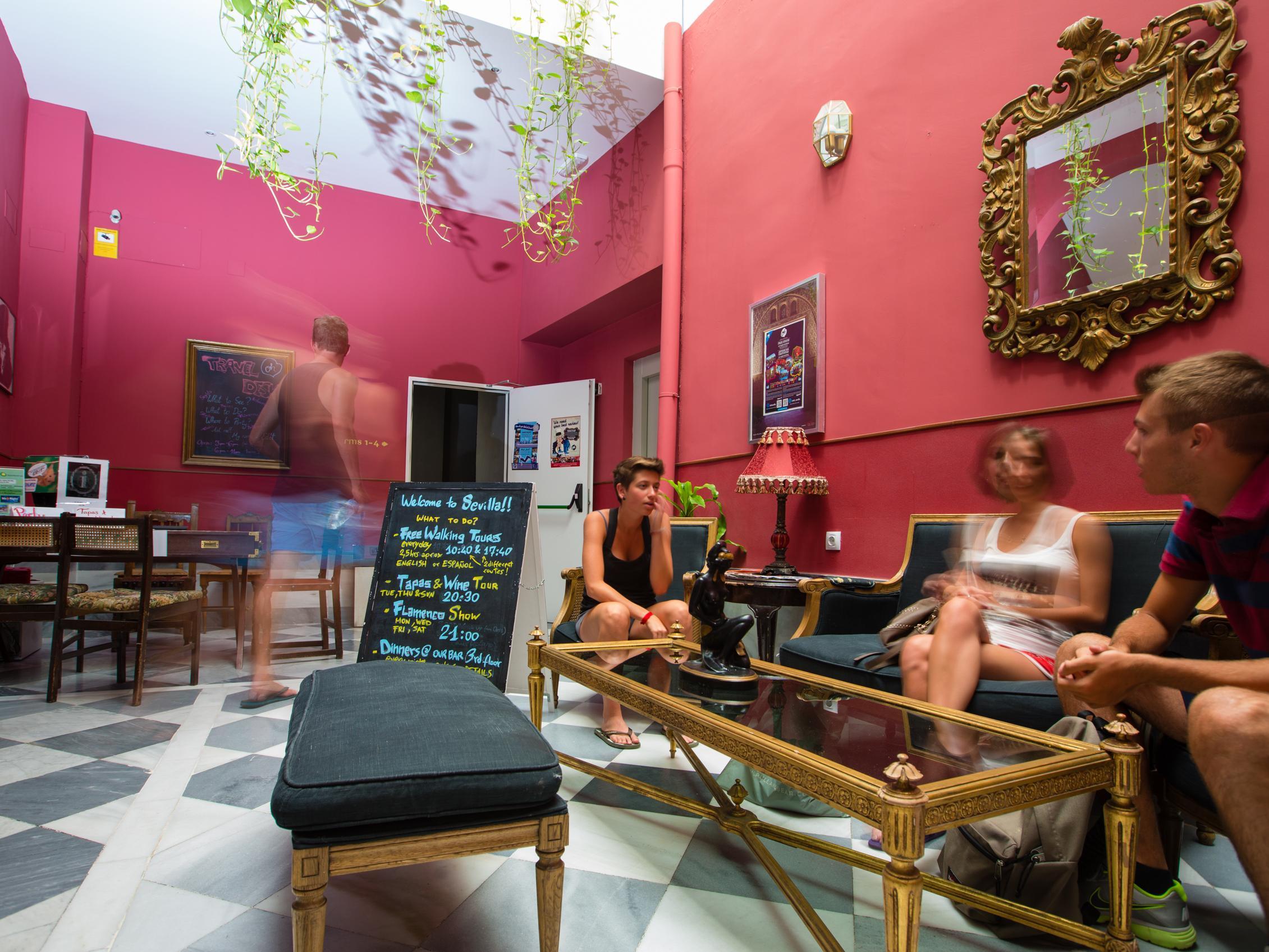 Joy Plaza De Armas Hostel Seville Ngoại thất bức ảnh